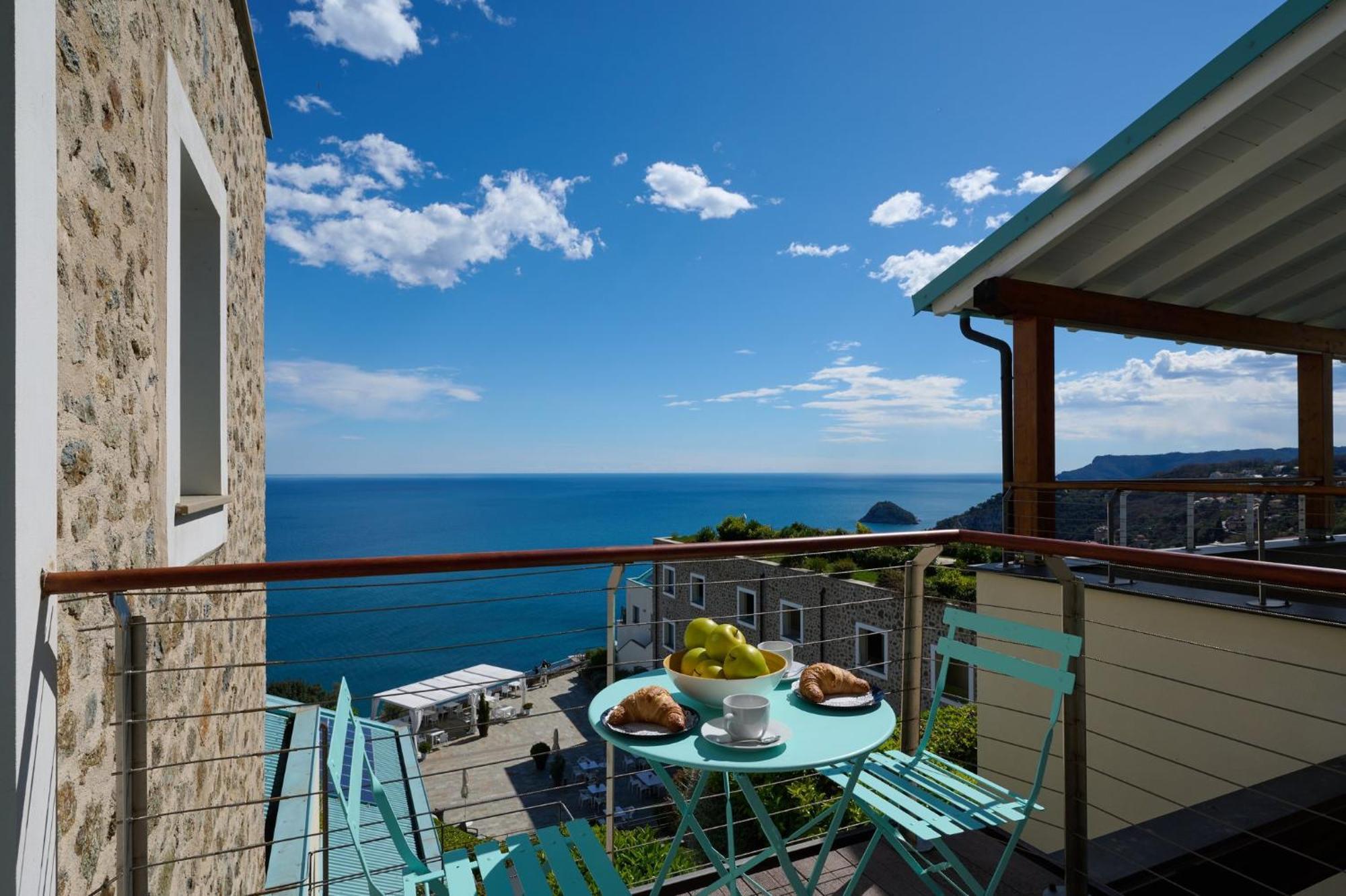 Dominio Mare Resort & Spa Bergeggi Exterior photo